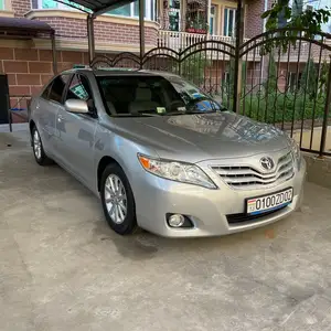 Toyota Camry, 2010