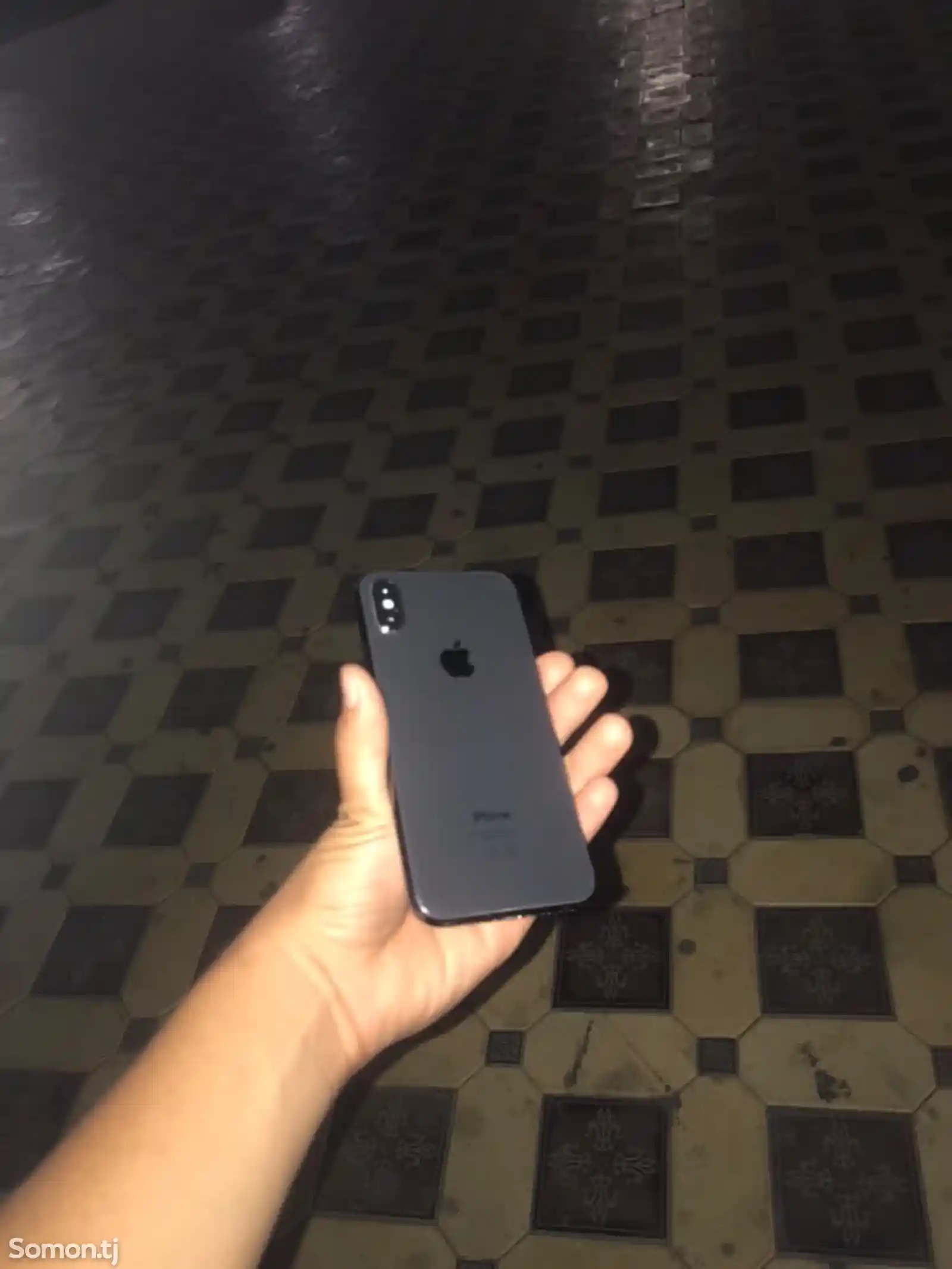 Apple iPhone X-2