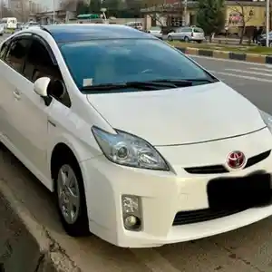 Лобовое стекло на Toyota Prius Japan