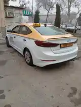 Hyundai Elantra, 2017-6