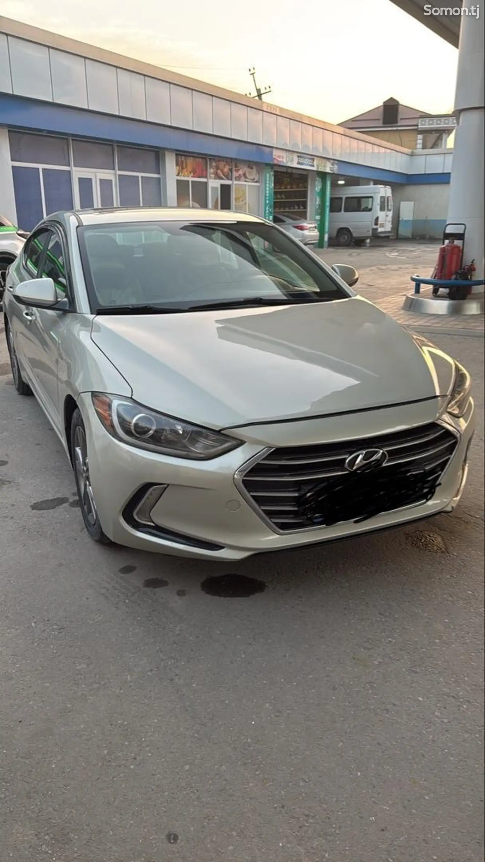 Hyundai Elantra, 2017-1