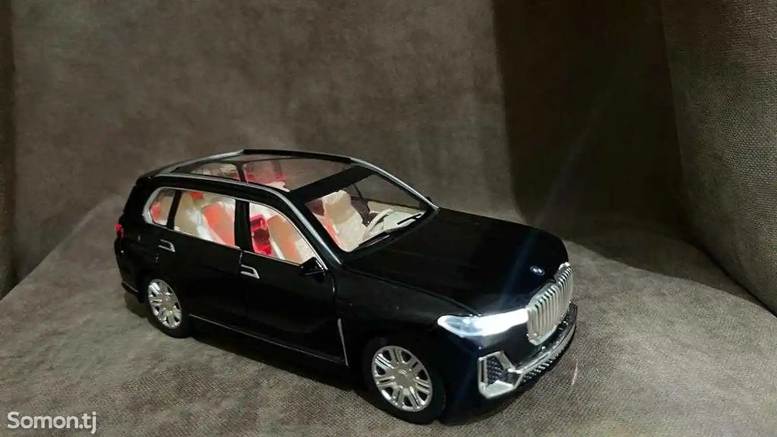 Машина BMW х7-6