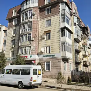 2-комн. квартира, 2 этаж, 63 м², Жилмасив-Қаратегинский