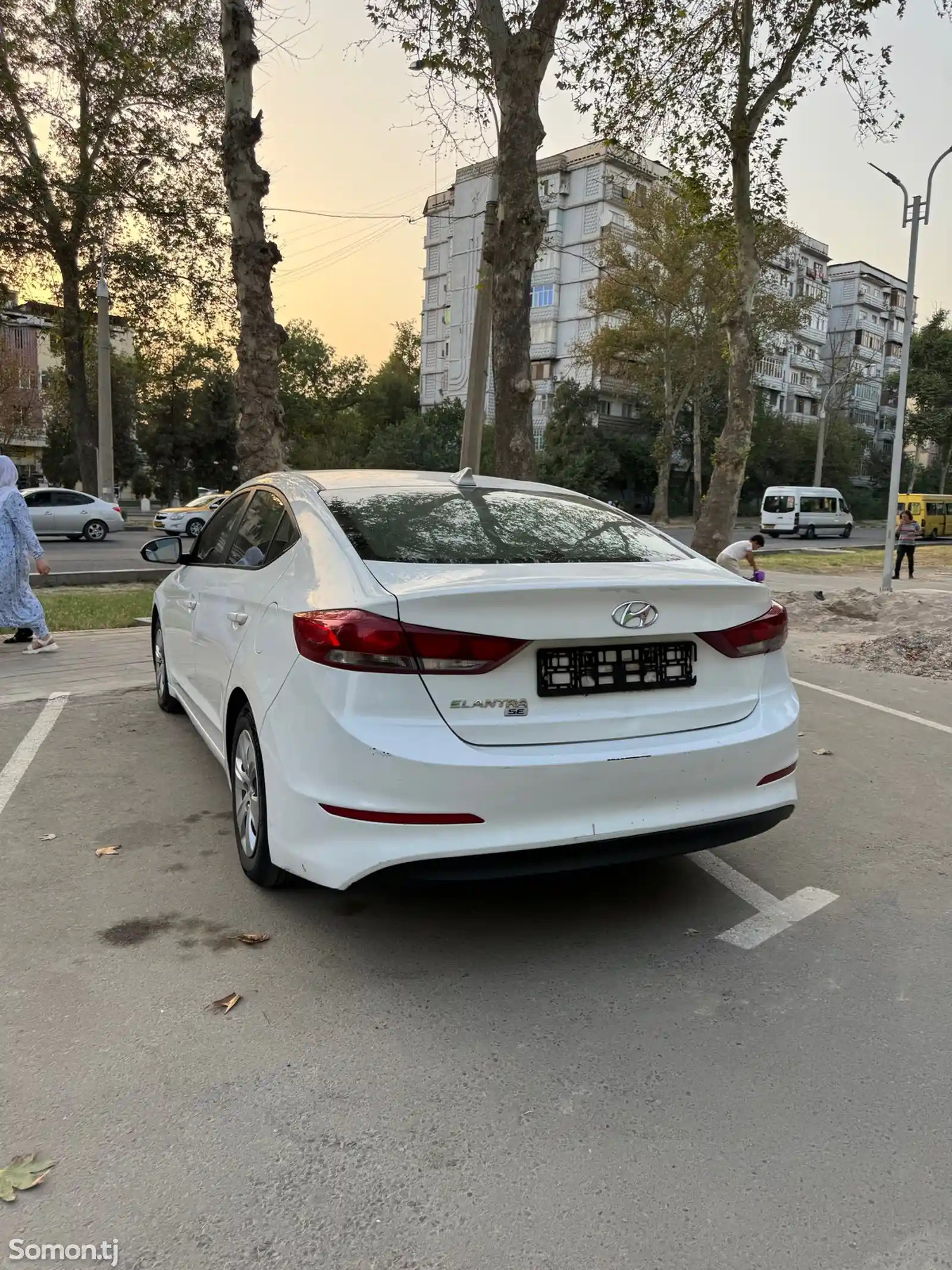 Hyundai Elantra, 2017-1