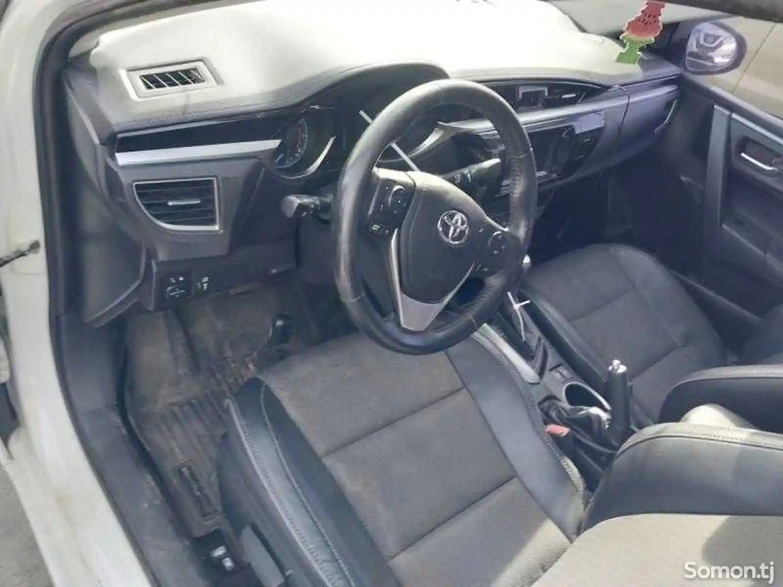 Toyota Corolla, 2015-4