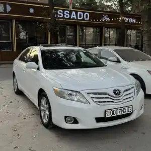 Toyota Camry, 2011