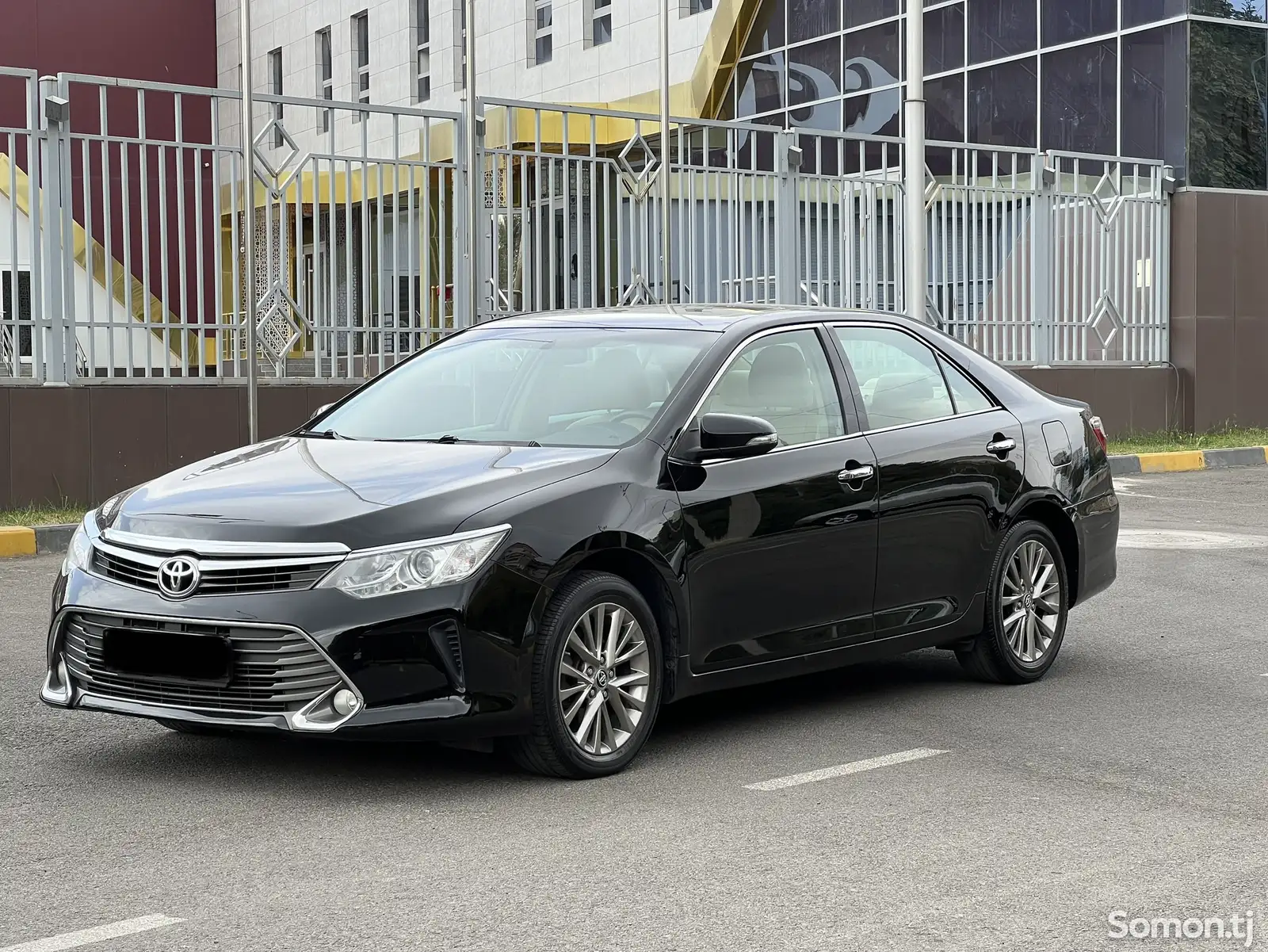 Toyota Camry, 2017-1