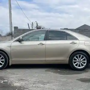 Toyota Camry, 2011