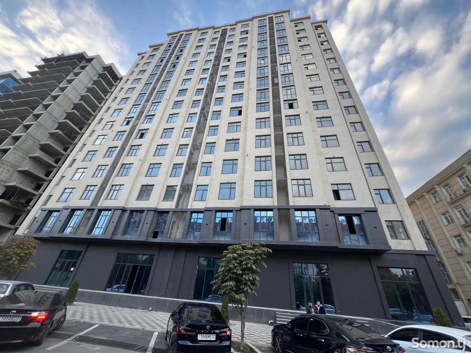 3-комн. квартира, 9 этаж, 127 м², Славянский Университет-1