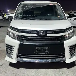 Toyota Voxy, 2015