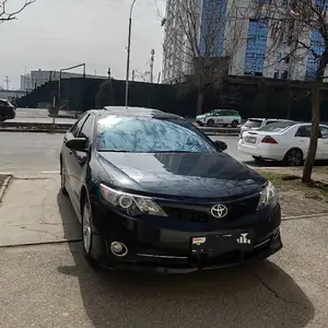 Toyota Camry, 2012