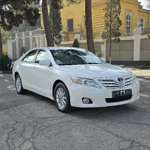 Toyota Camry, 2010