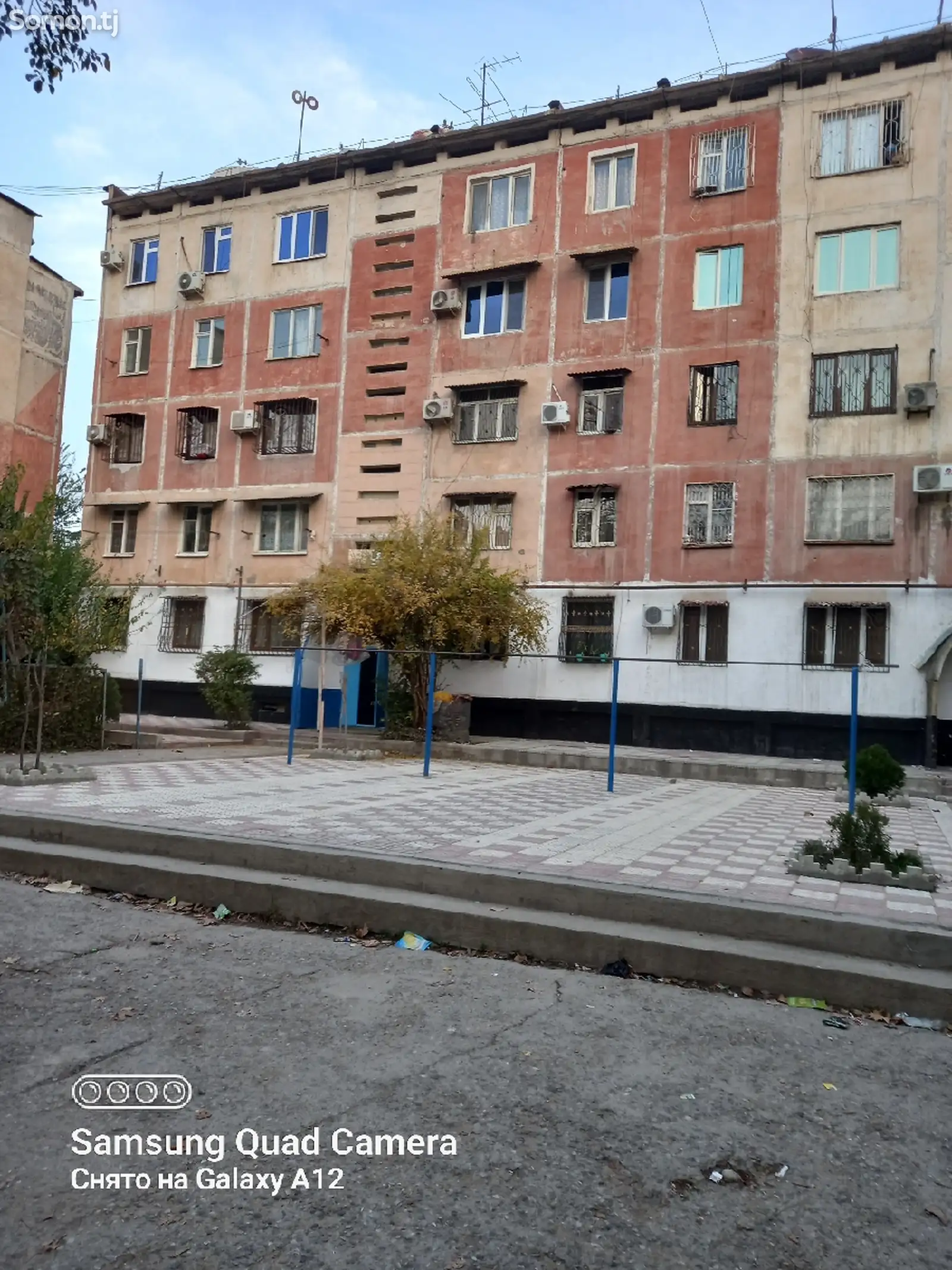 5-комн. квартира, 2 этаж, 80 м², Сино