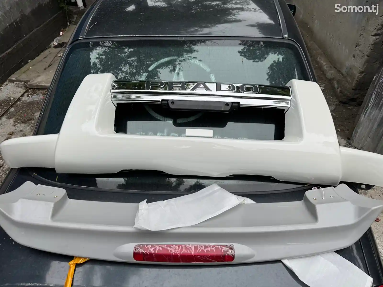 Дуга белая на передний бампер Toyota Prado 1