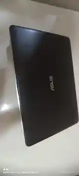 Ноутбук Asus-3