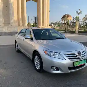 Toyota Camry, 2011