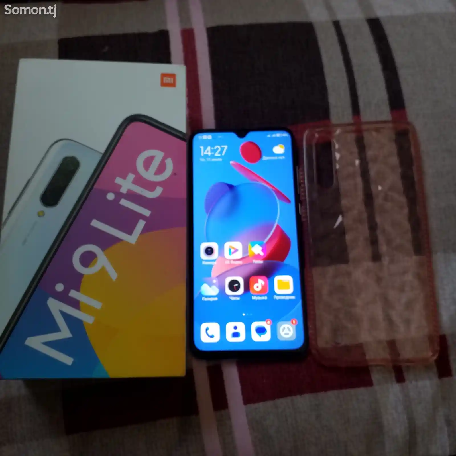 Xiaomi Mi 9 Lite 128Gb White-15