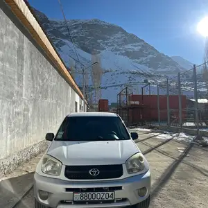 Toyota RAV 4, 2004