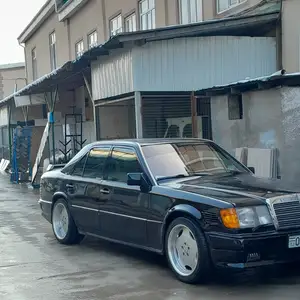 Mercedes-Benz W124, 1992