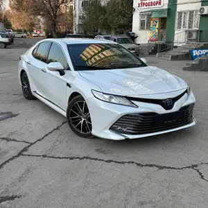 Toyota Camry, 2018