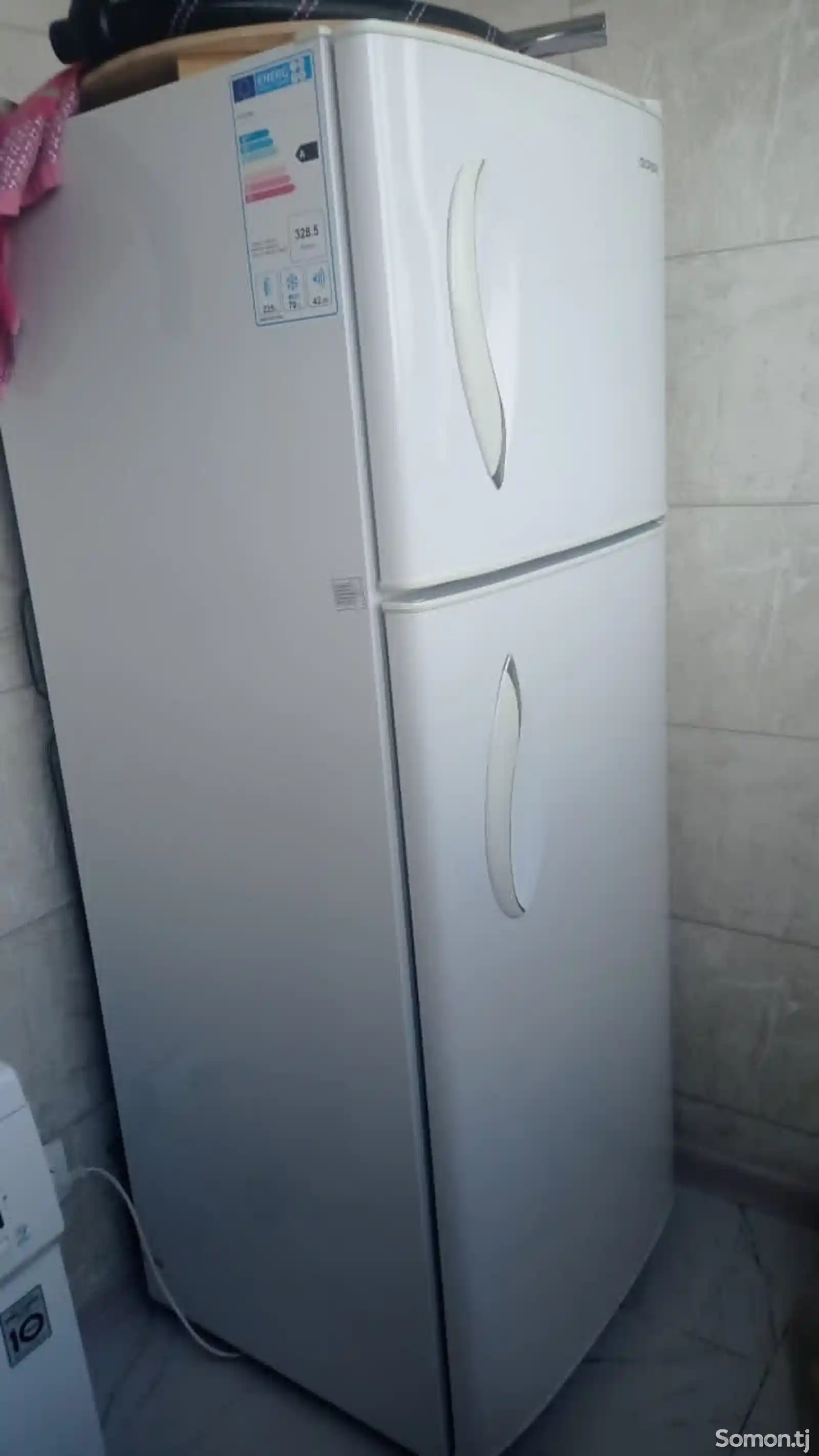 Холодильник с стиральной машиной-1