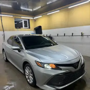 Toyota Camry, 2018