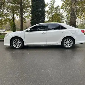 Toyota Camry, 2012