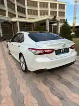 Toyota Camry, 2021-7