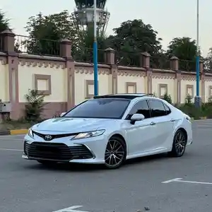 Toyota Camry, 2018