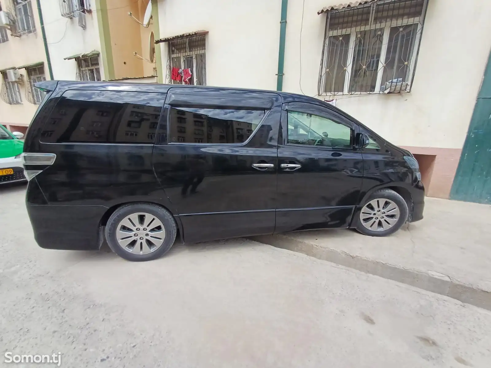 Toyota Vellfire, 2010-1