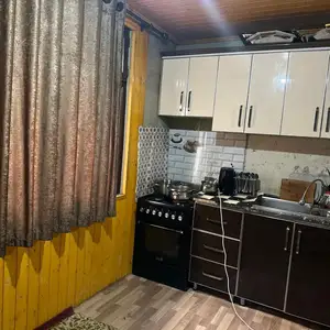 5-комн. квартира, 4 этаж, 100 м², 102 мкр назди радоми 3