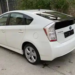 Тонированные стекла от Toyota Prius