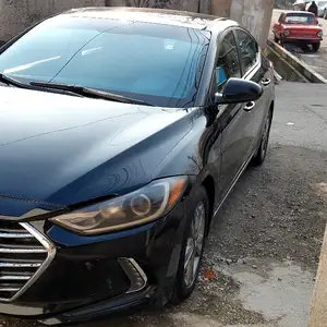 Hyundai Elantra, 2017