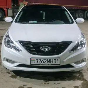 Hyundai Sonata, 2011