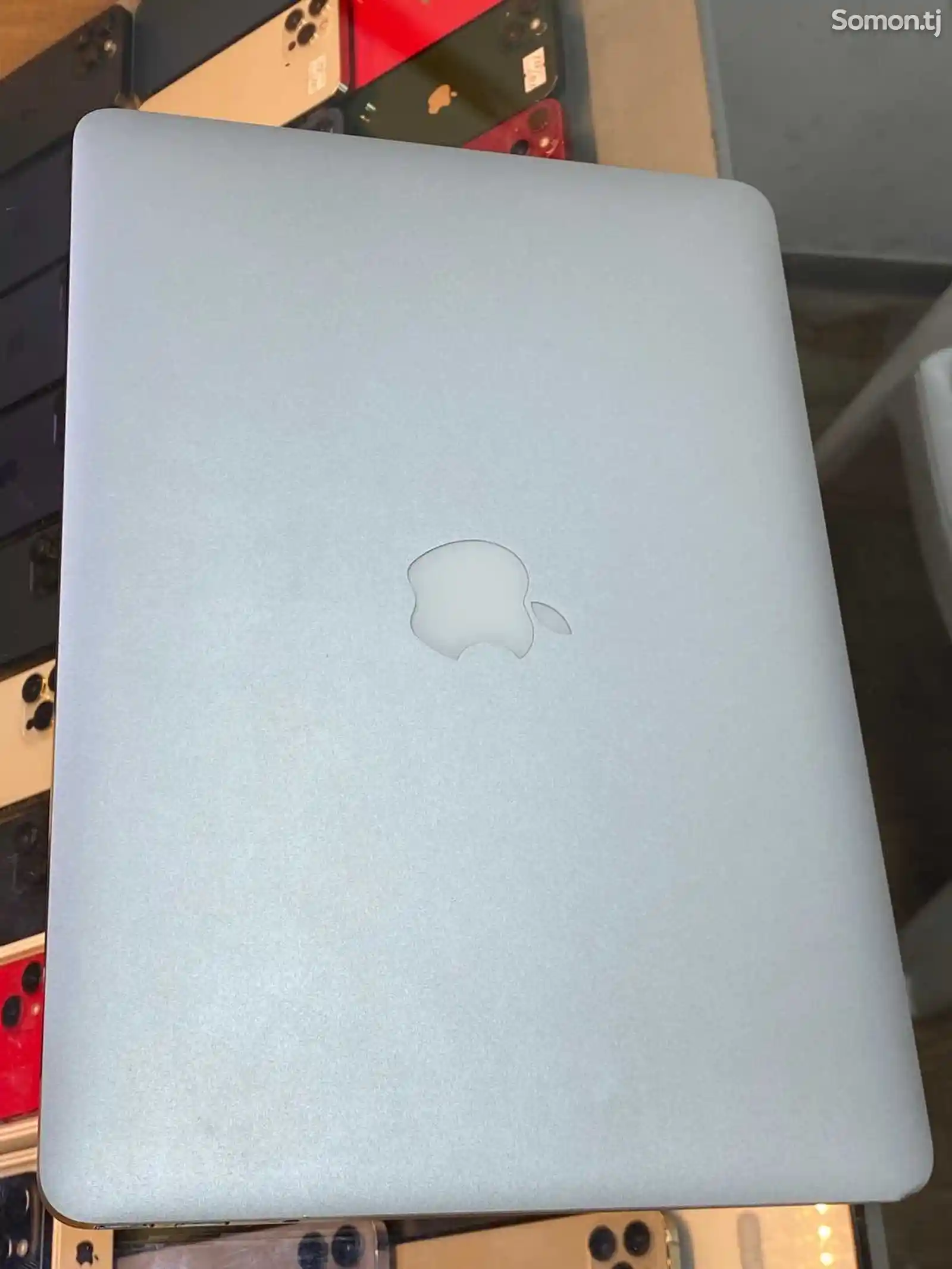 Ноутбук MacBook-5