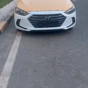 Hyundai Elantra, 2017