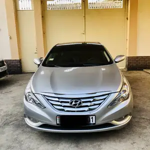 Hyundai Sonata, 2011