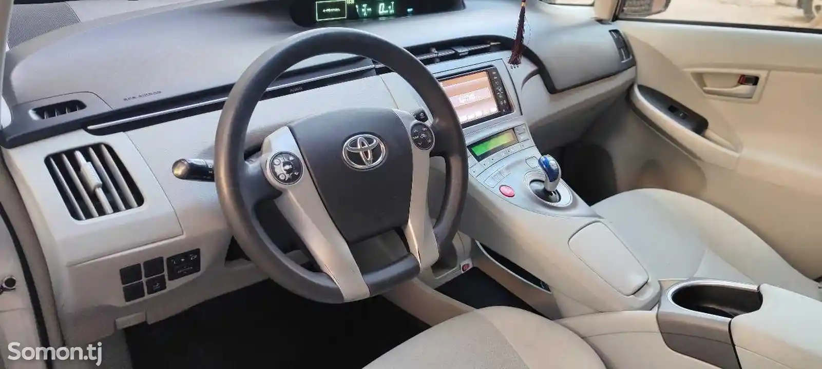 Toyota Prius, 2012-10