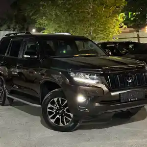 Toyota Land Cruiser Prado, 2023