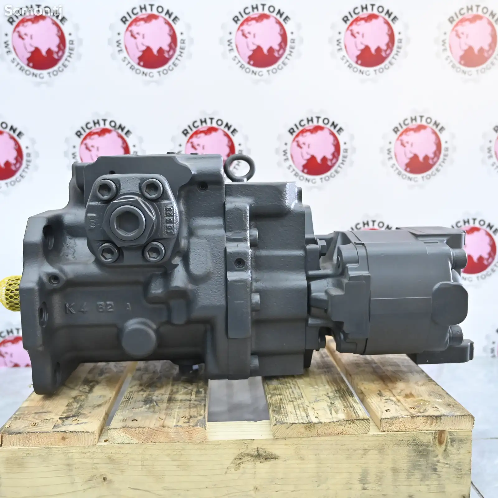 Насос вентилятора Komatsu PC1250-8 708-1L-00800-1