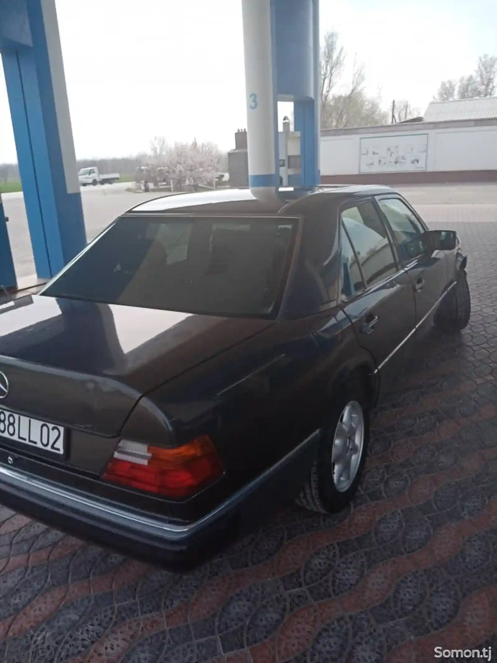 Mercedes-Benz W124, 1992-3