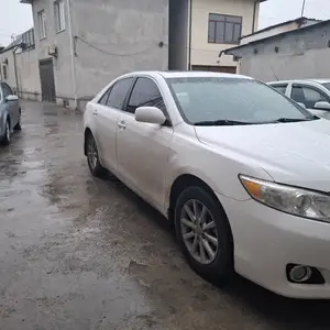 Toyota Camry, 2010