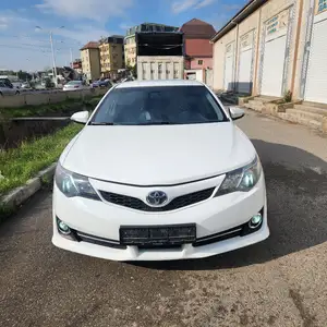 Toyota Camry, 2012