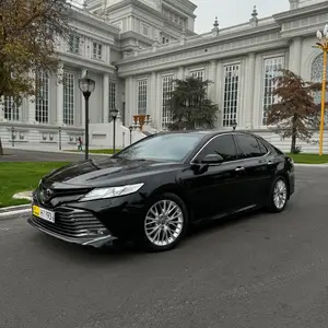 Toyota Camry, 2018