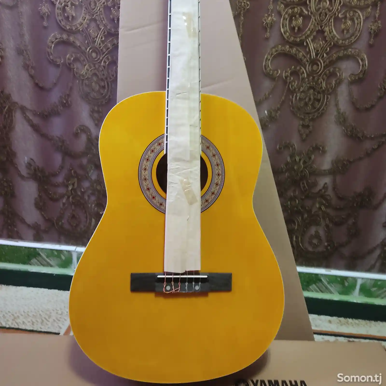 Классическая гитара с чехлом-5