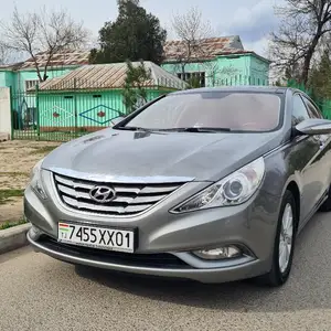 Hyundai Sonata, 2010