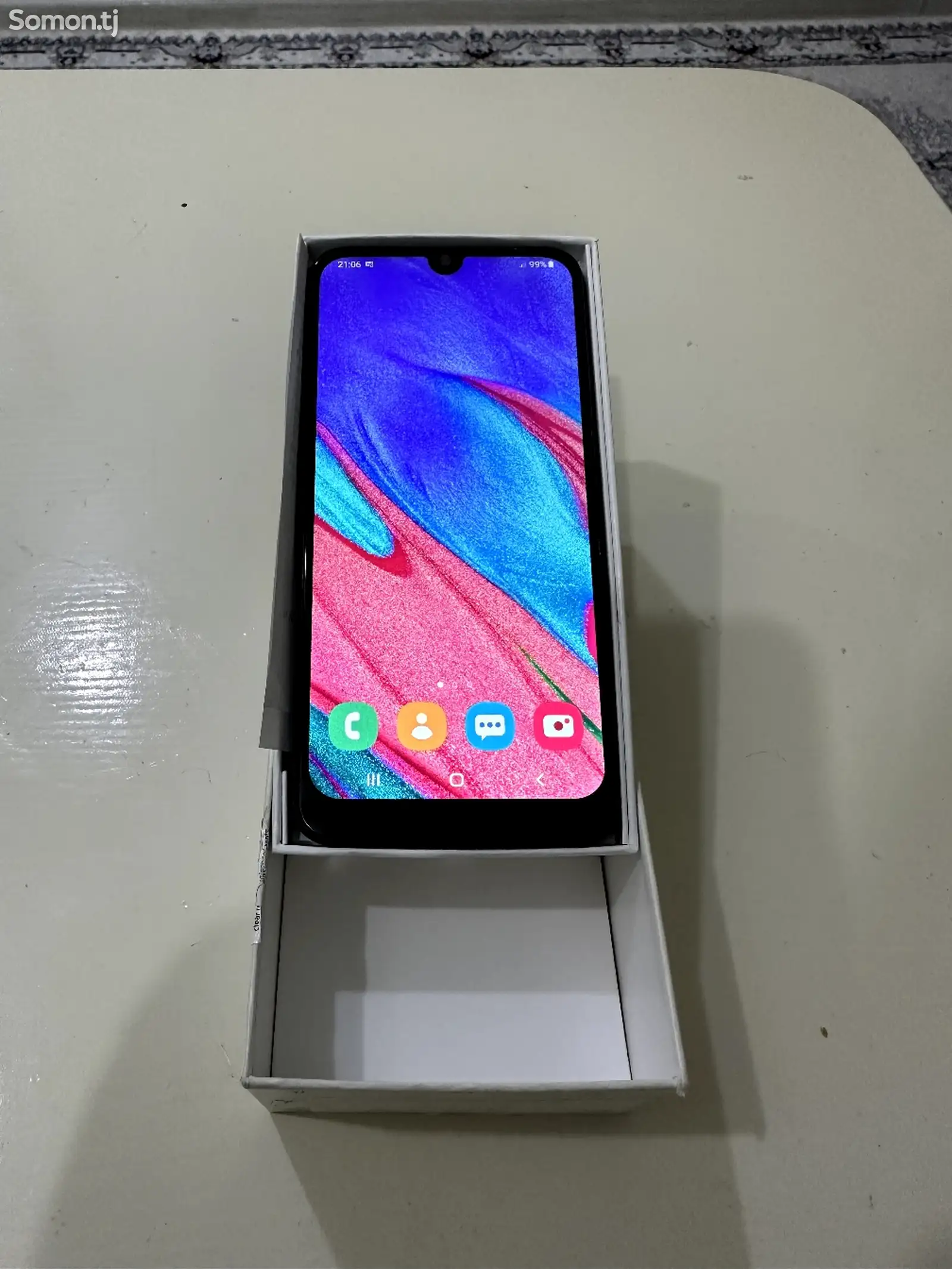 Samsung Galaxy A40-1