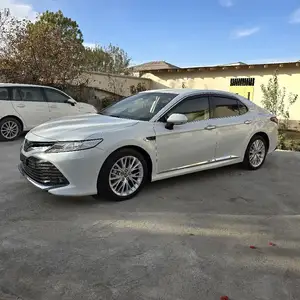 Toyota Camry, 2019