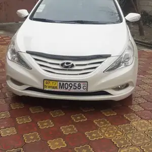 Hyundai Sonata, 2011