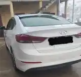 Hyundai Elantra, 2018-4